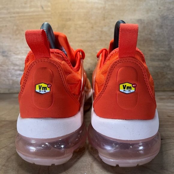 Nike Air VaporMax Plus Womens Size 6.5 Running Shoes Sneakers Guava Ice - Picture 5 of 12